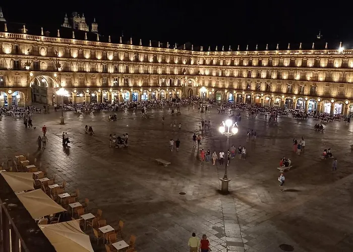 Toro 2, 2º En La Misma Plaza Mayor De