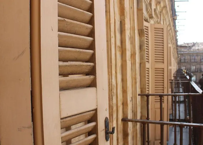 Toro 2, 2º En La Misma Plaza Mayor De * 살라망카